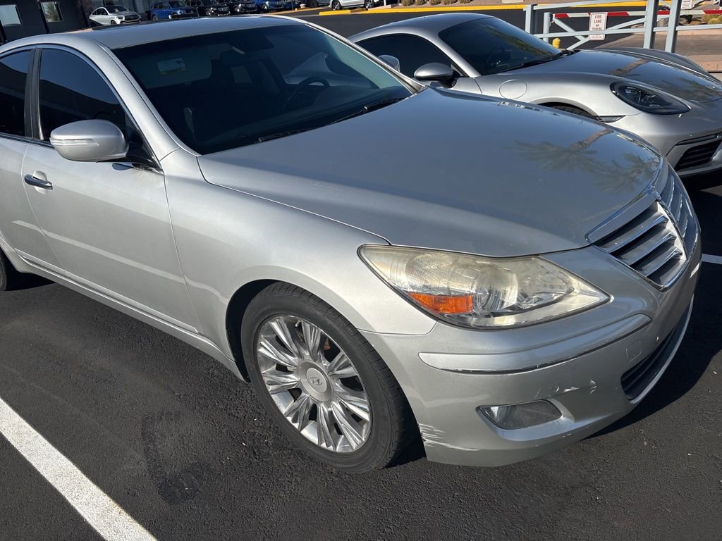 Used 2009 Hyundai Genesis 3.8 w/ Technology Pkg 4 RWD image 2