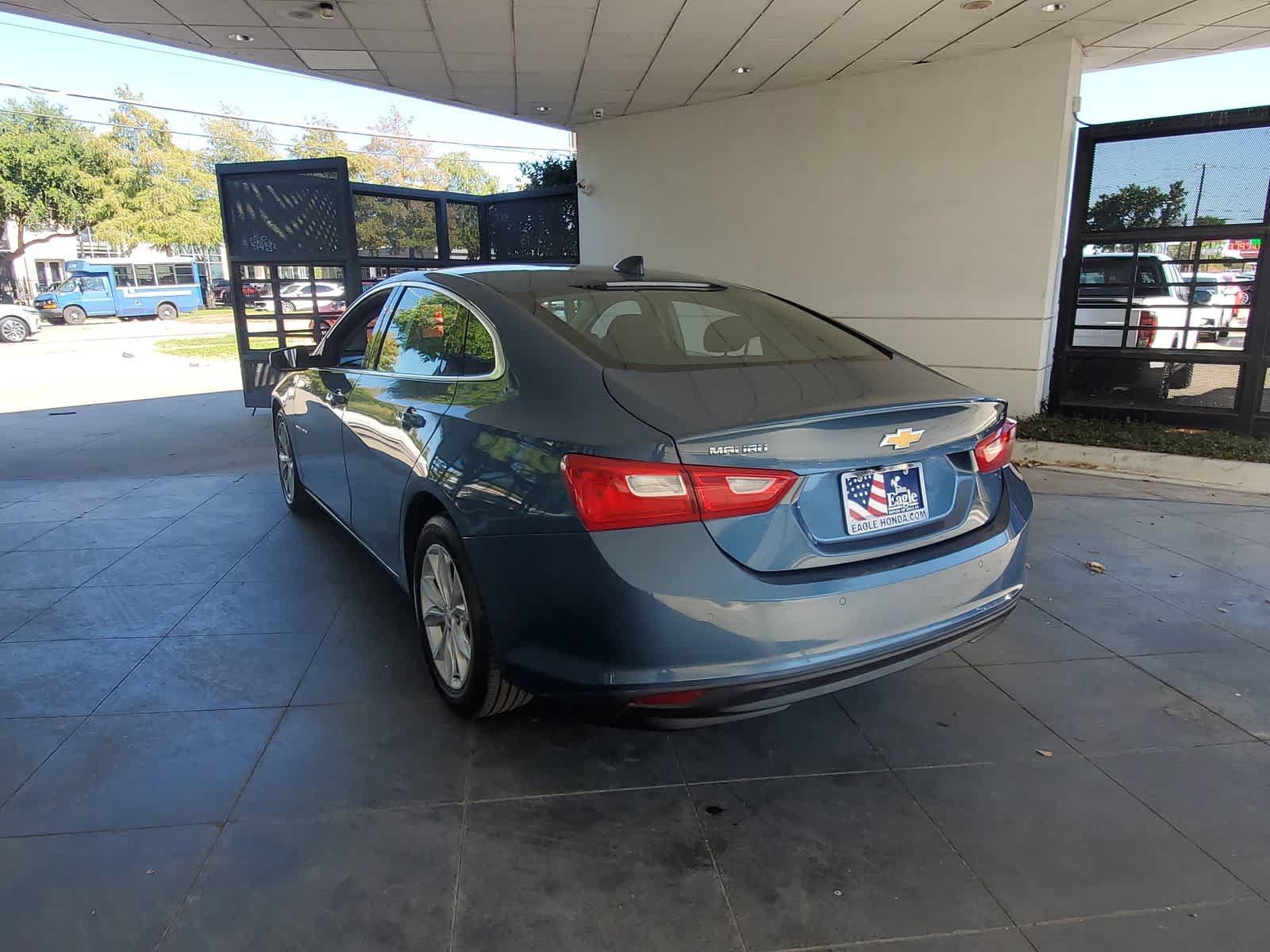 Used 2025 Chevrolet Malibu LT FWD image 4