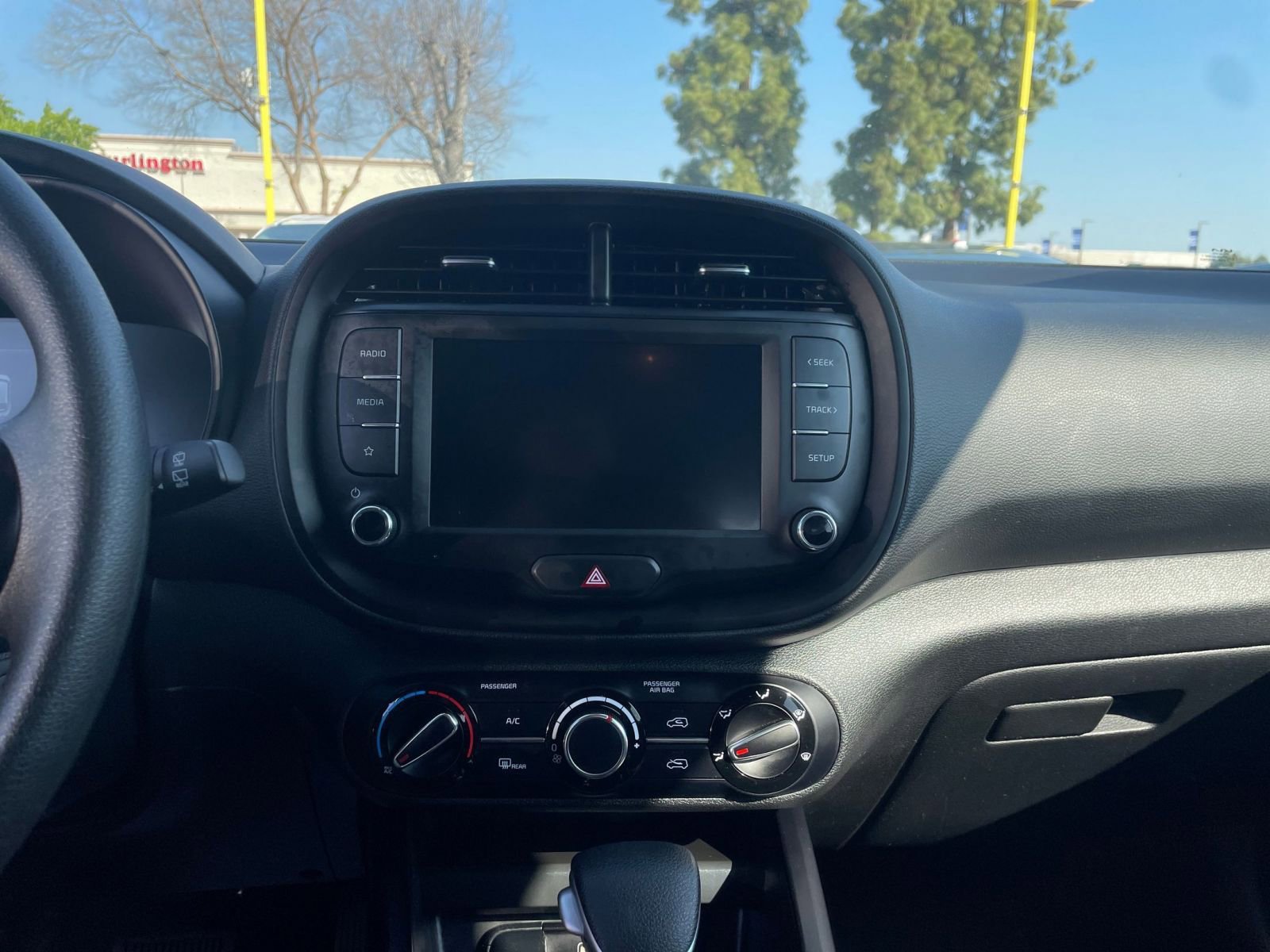 Used 2025 Kia Soul LX w/ LX Technology Package image 17