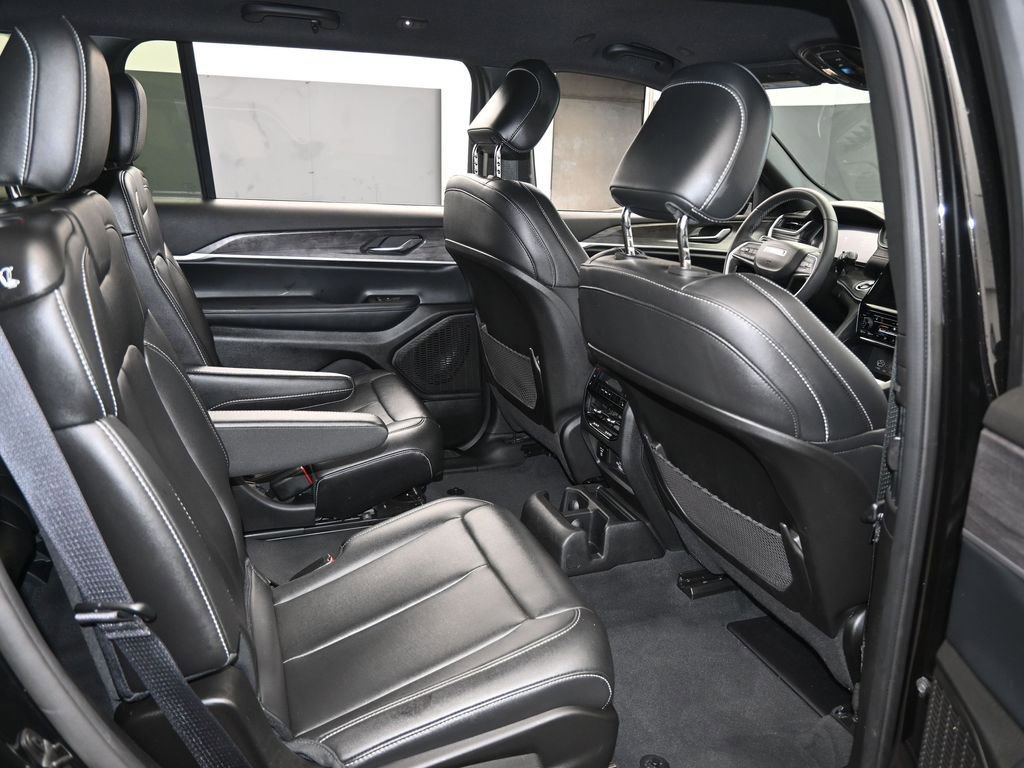 Used 2024 Jeep Grand Cherokee L Limited image 37