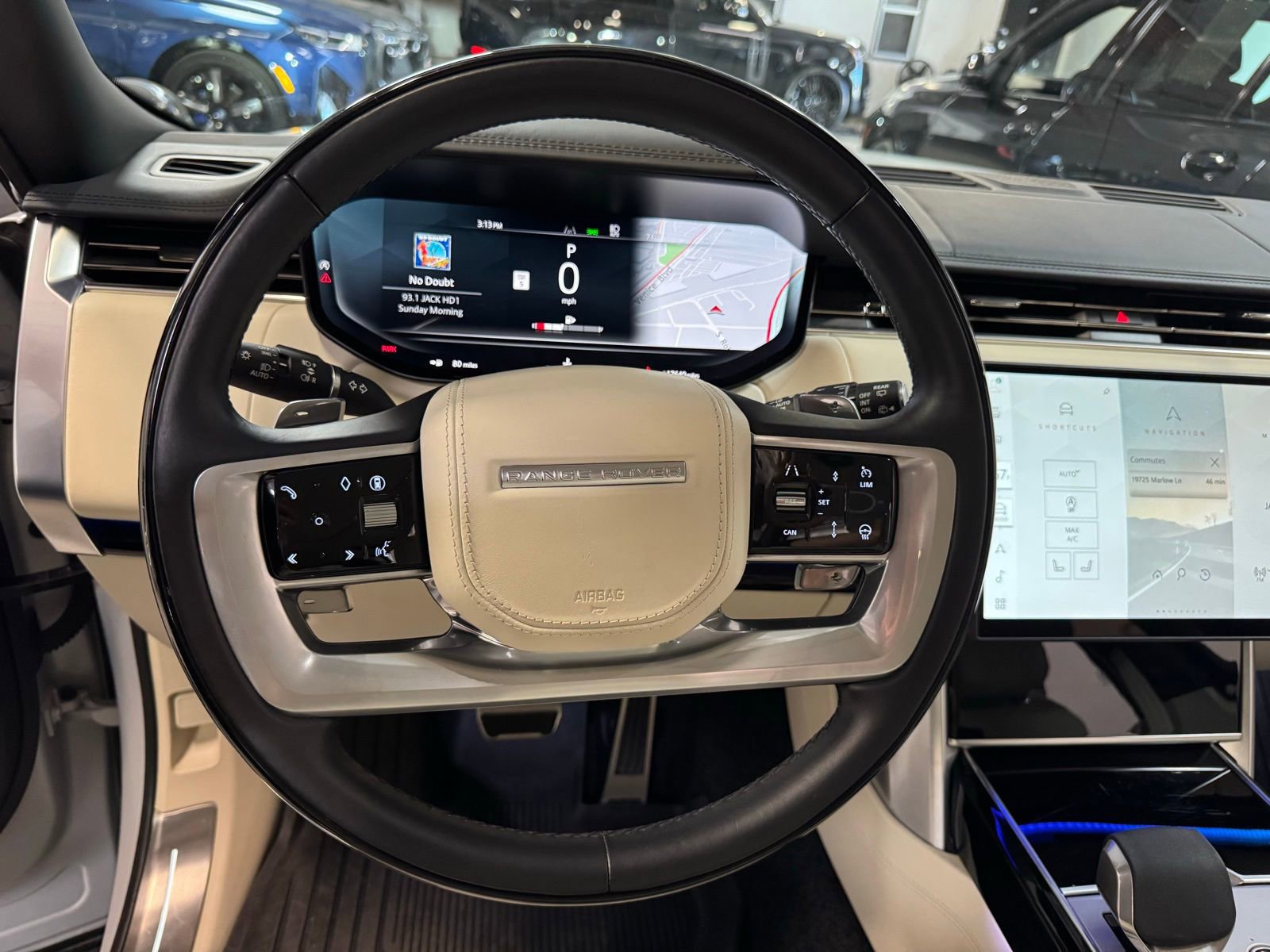 Used 2025 Land Rover Range Rover Long Wheelbase Autobiography image 10