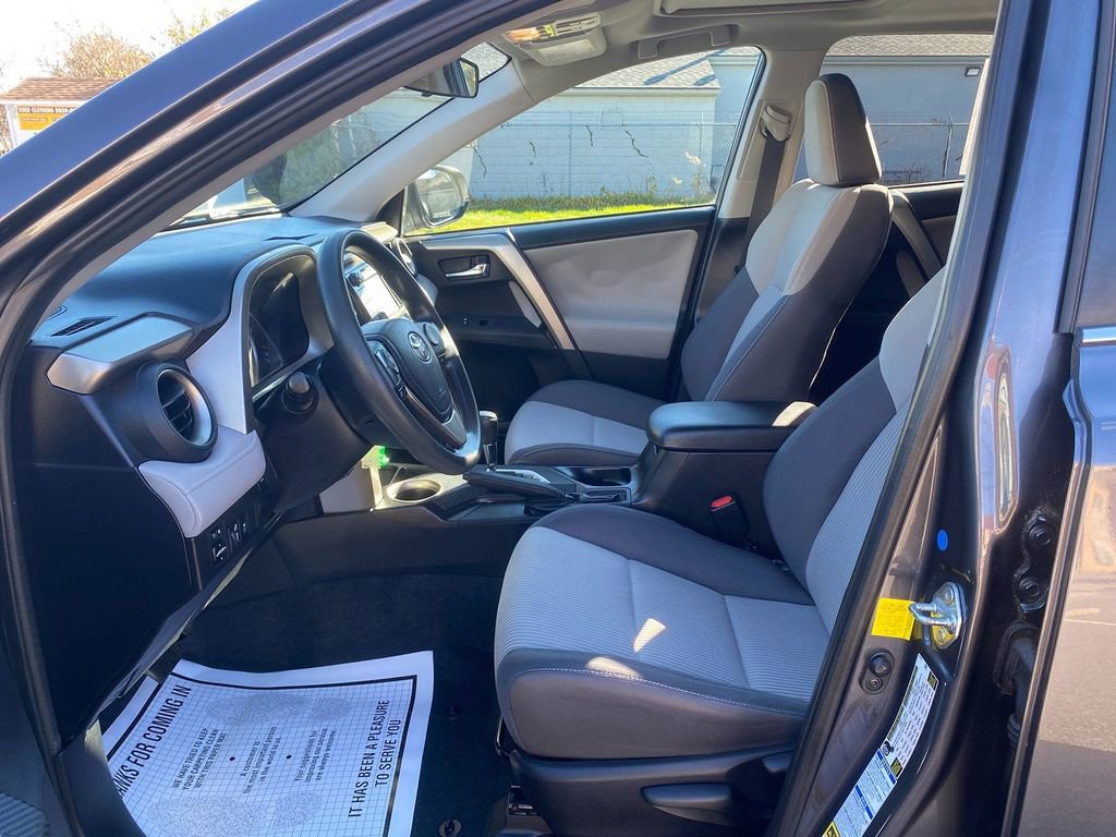 Used 2015 Toyota RAV4 XLE image 12