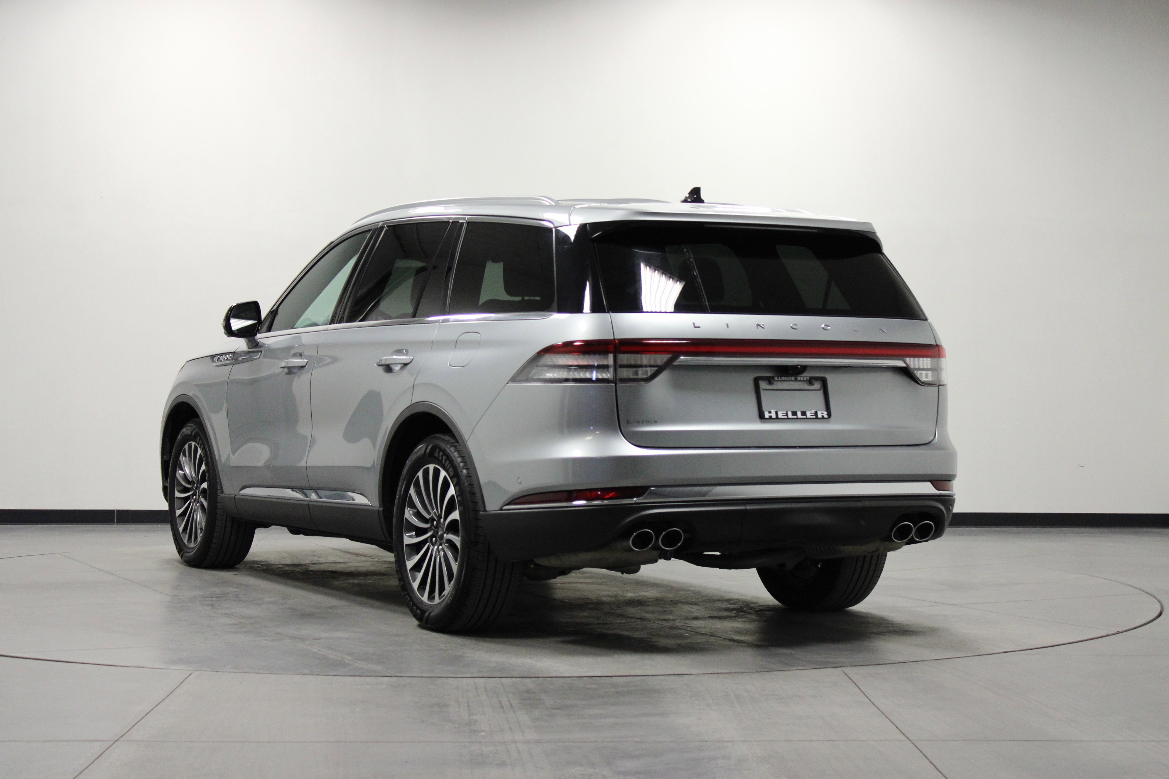 Used 2022 Lincoln Aviator Reserve w/ Equipment Group 201A image 6