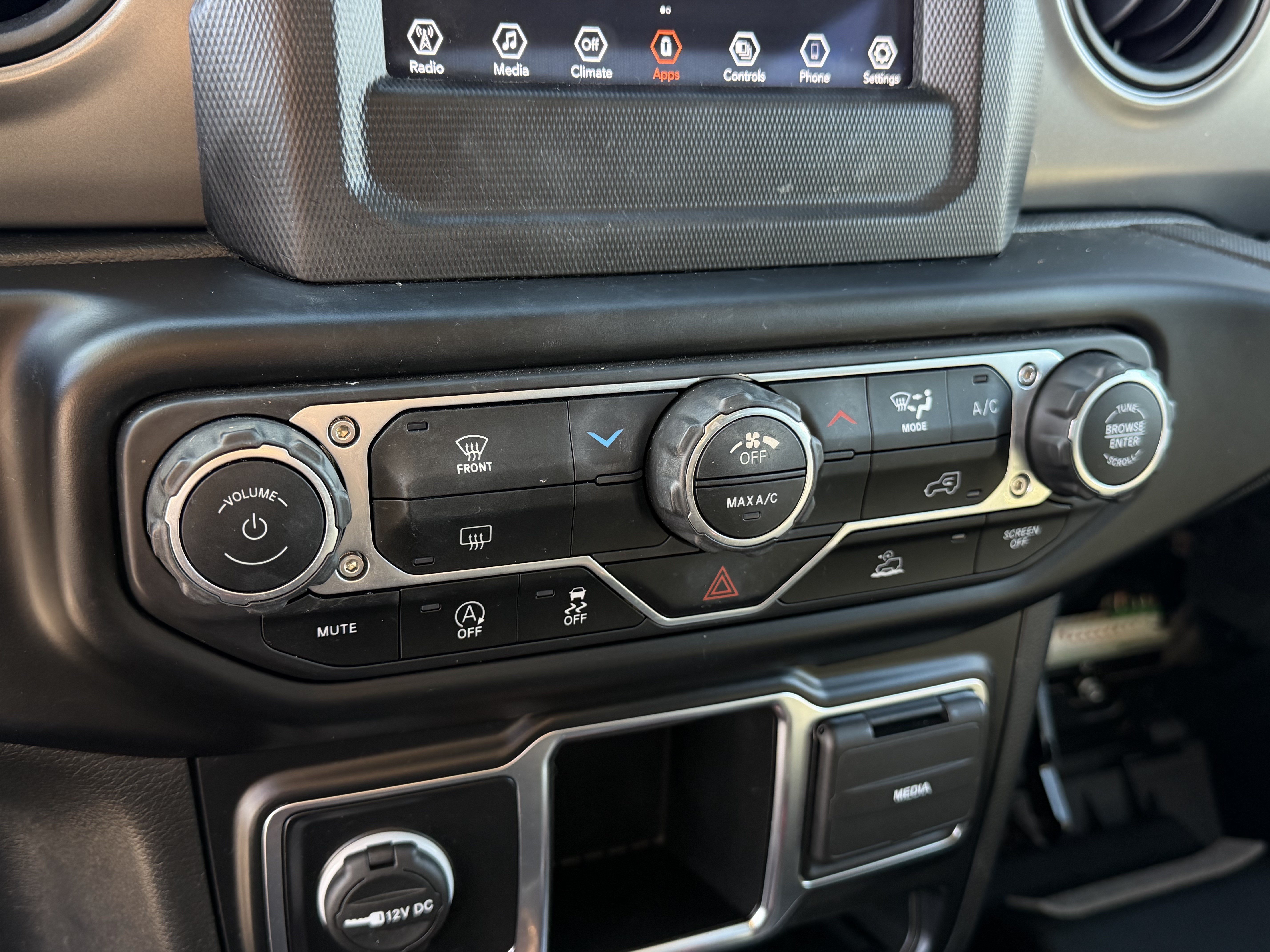 Used 2022 Jeep Wrangler Unlimited Sport AWD/4WD image 16
