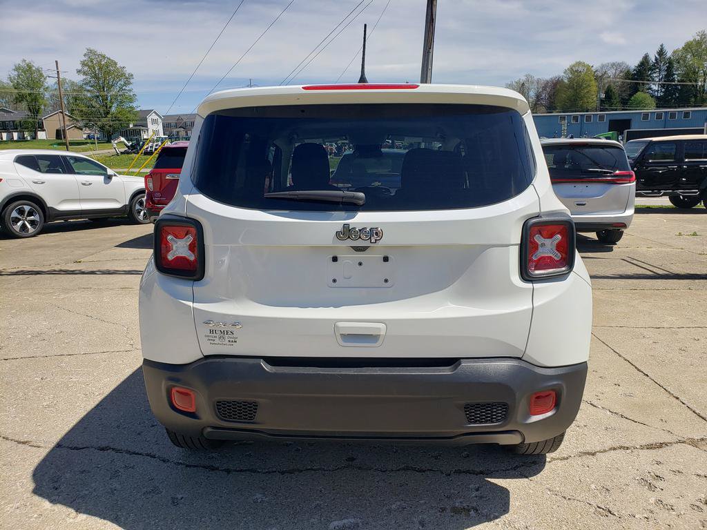 Certified 2023 Jeep Renegade Latitude AWD/4WD image 4