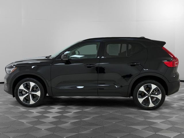 Used 2024 Volvo XC40 B5 Plus image 6