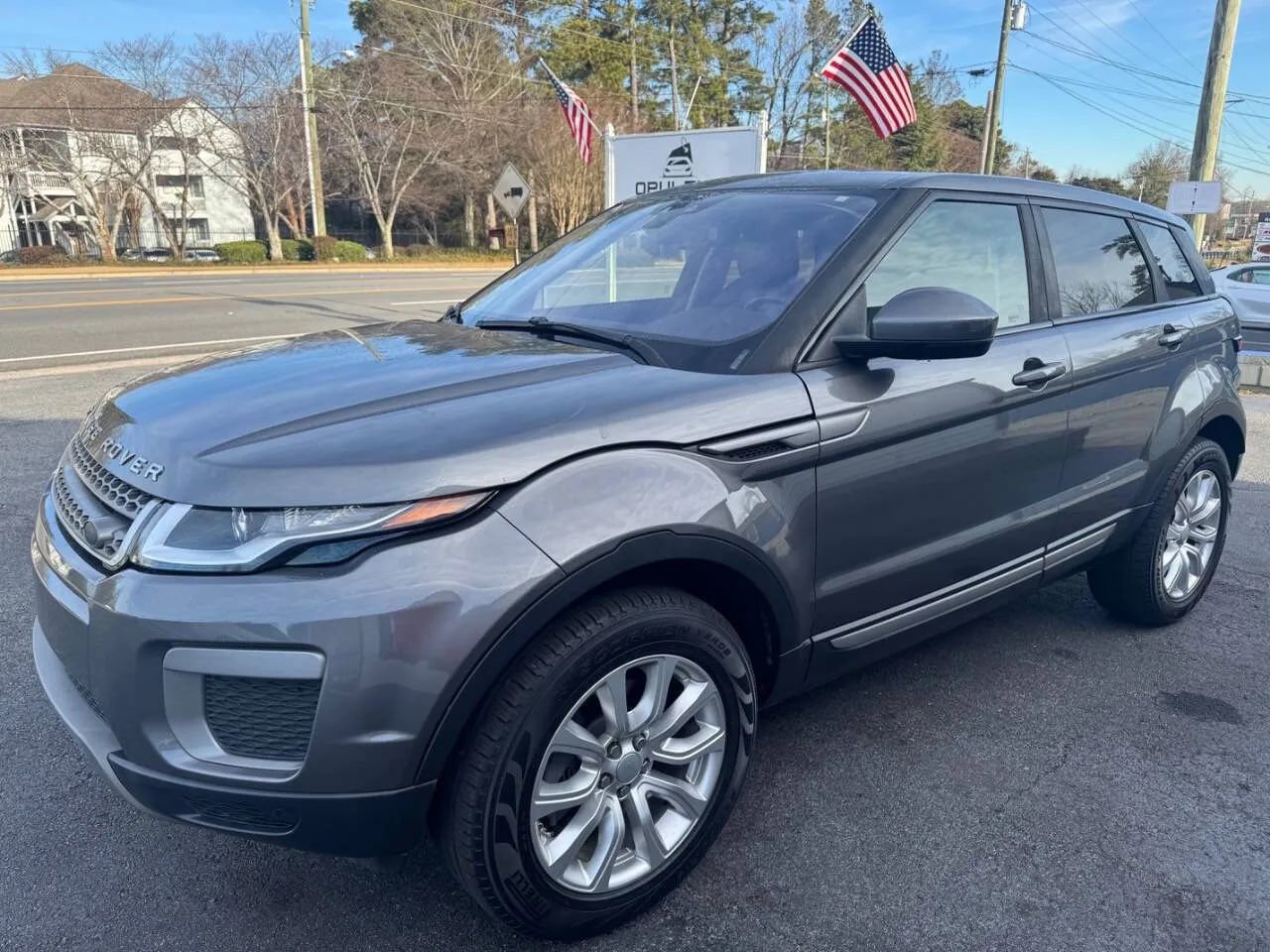 Used 2017 Land Rover Range Rover Evoque SE image 4