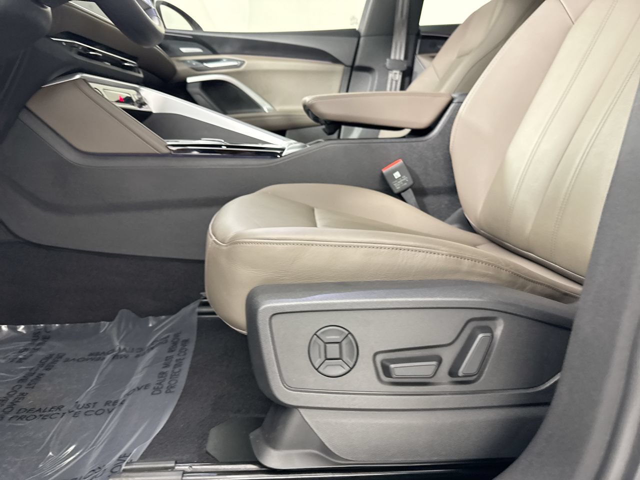 Used 2025 Audi Q5 Premium Plus w/ Premium Plus AWD/4WD image 21