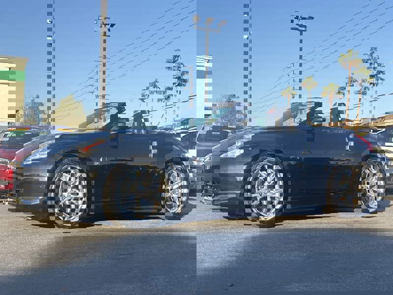 Used 2012 Nissan 370Z Touring w/ Sport Pkg image 4