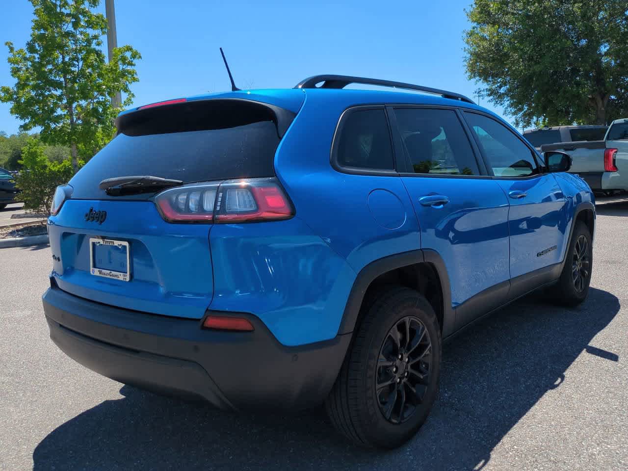 Used 2023 Jeep Cherokee Altitude Lux AWD/4WD image 6