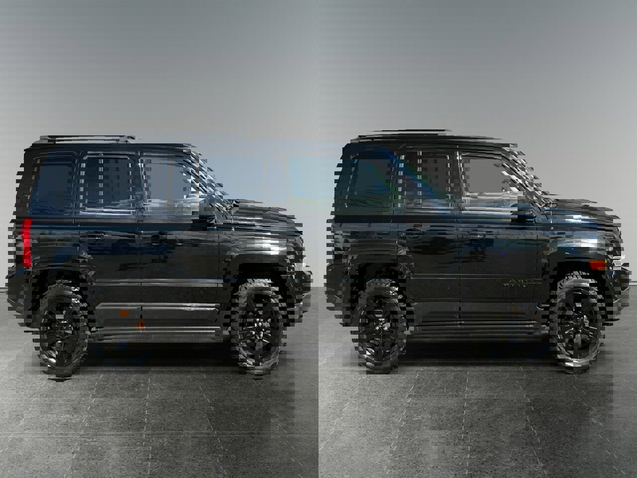 Used 2014 Jeep Patriot Sport w/ Power Value Group FWD image 7