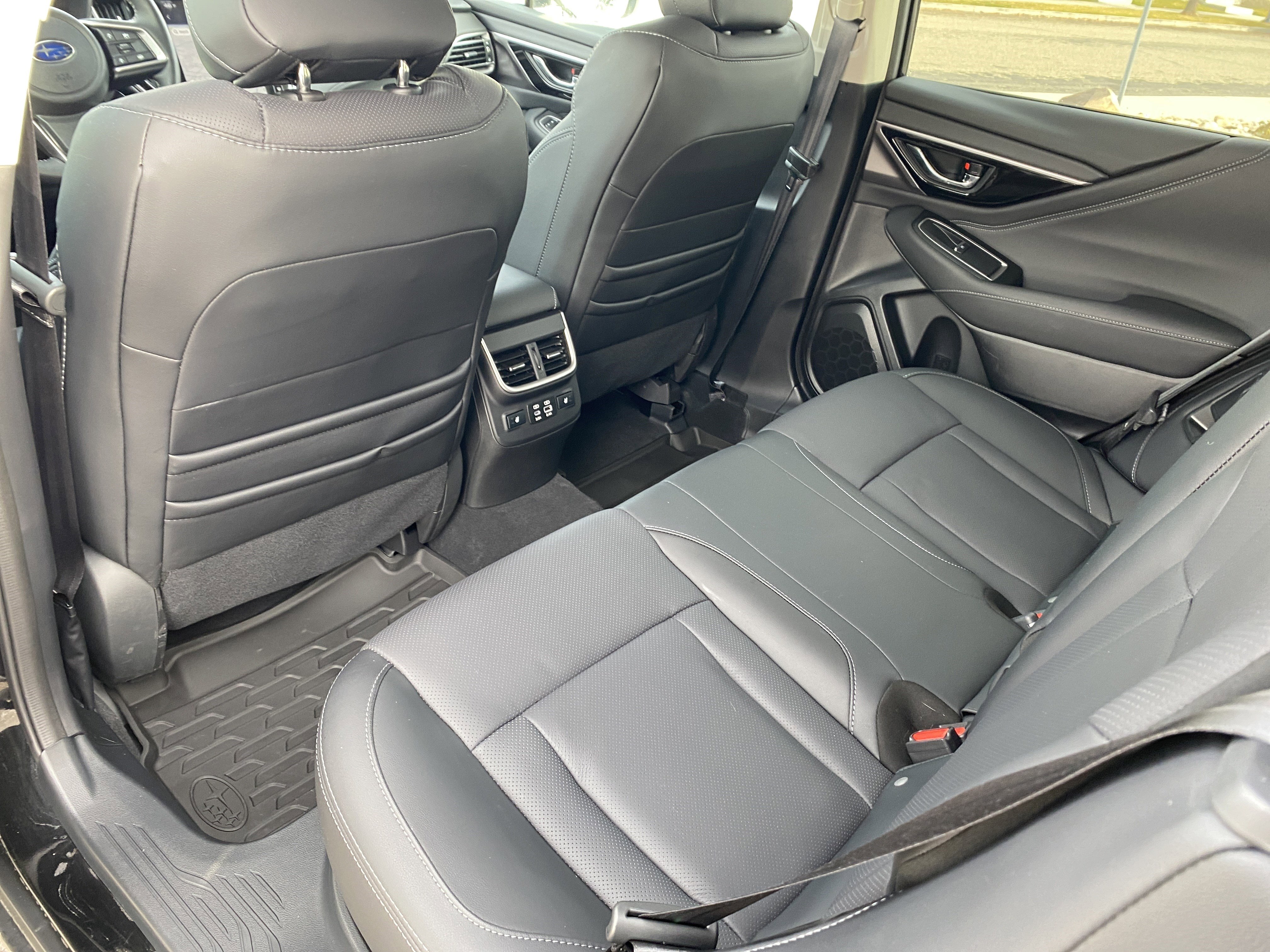 Used 2025 Subaru Outback Limited image 19