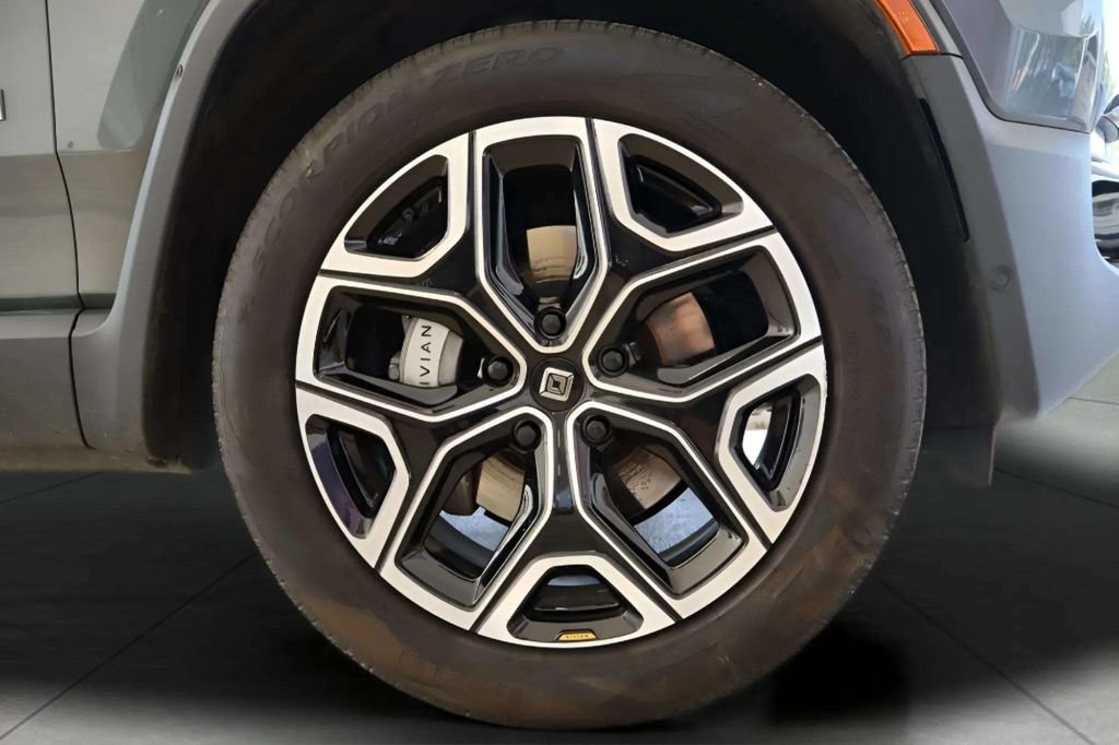 Used 2024 Rivian R1S Adventure AWD/4WD image 23