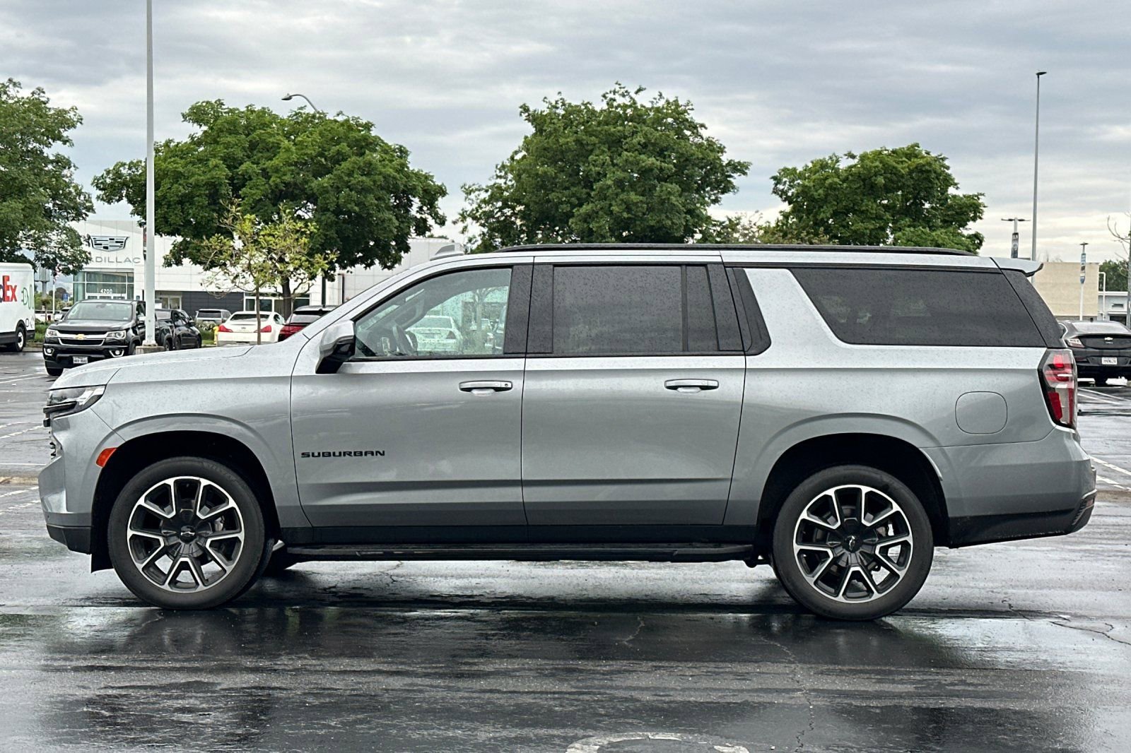 Used 2023 Chevrolet Suburban RST w/ Luxury Package image 7