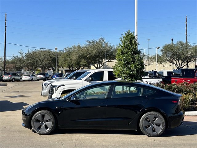 Used 2022 Tesla Model 3 image 4