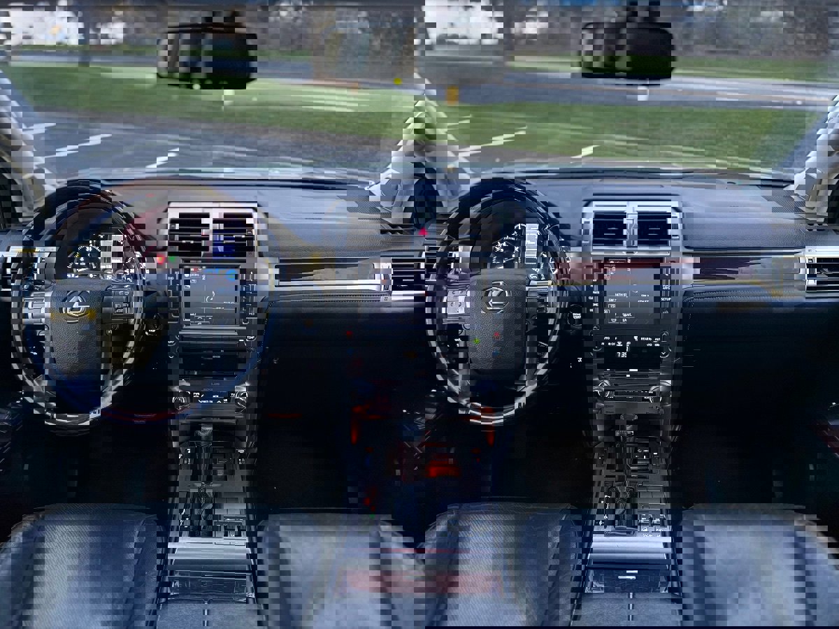 Used 2018 Lexus GX 460 Premium w/ Premium Package AWD/4WD image 19