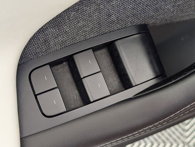 Used 2023 Tesla Model S Standard Range image 10