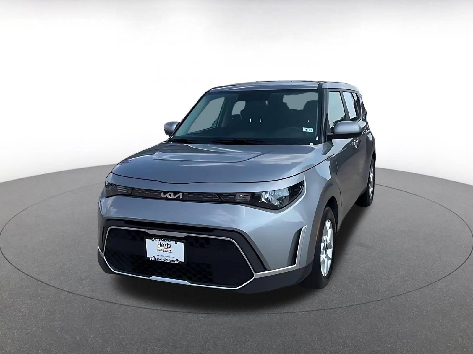 Used 2025 Kia Soul LX w/ LX Technology Package FWD image 5