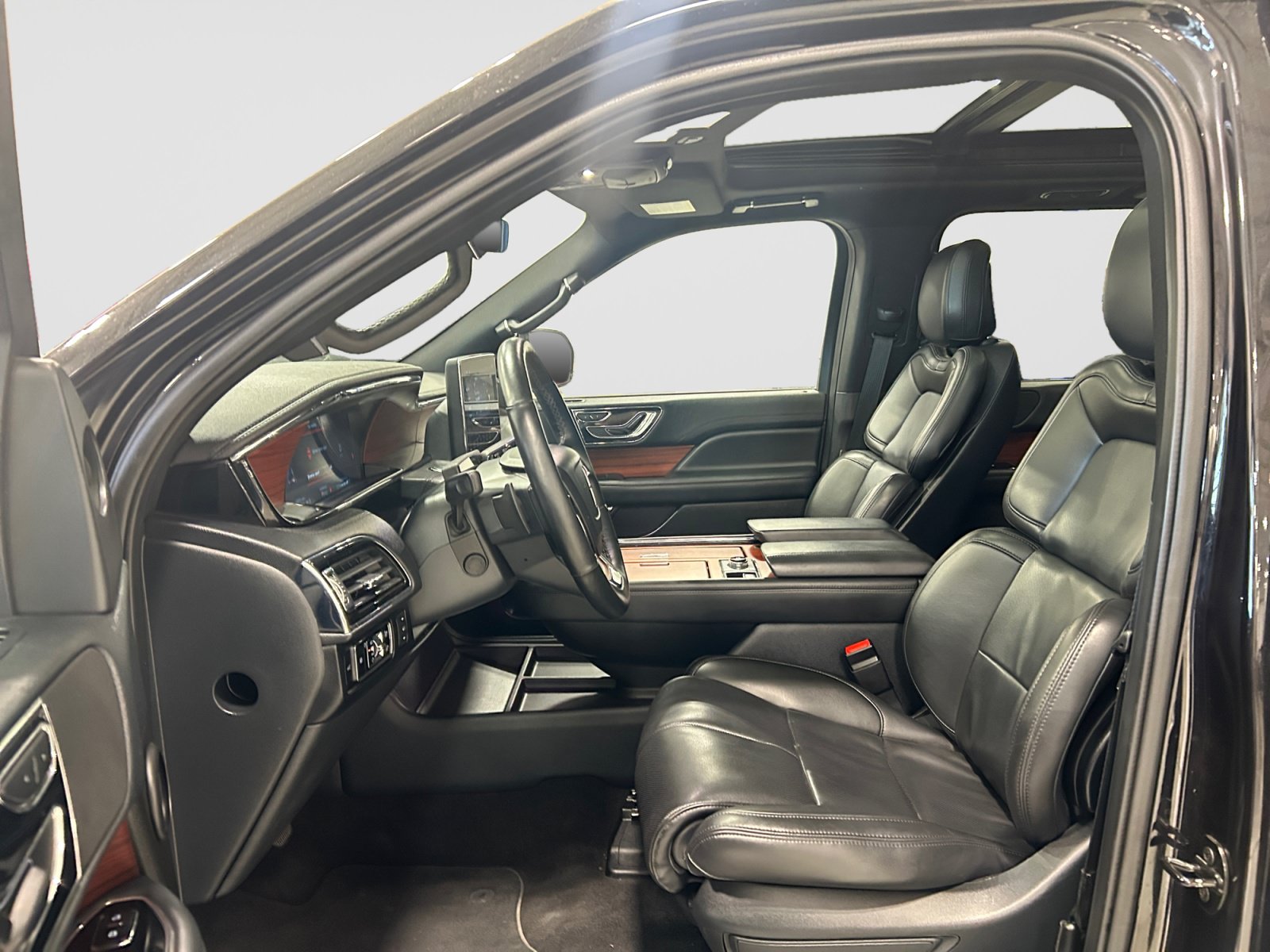 Used 2024 Lincoln Navigator L 4WD image 10