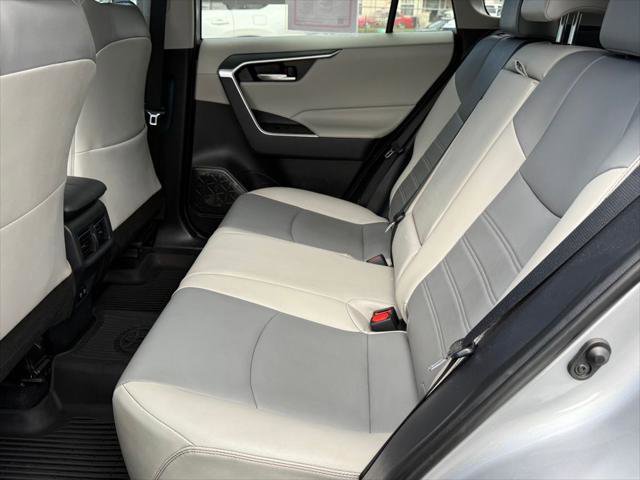 Certified 2019 Toyota RAV4 XLE Premium w/ Carpet Mat Package FWD image 33