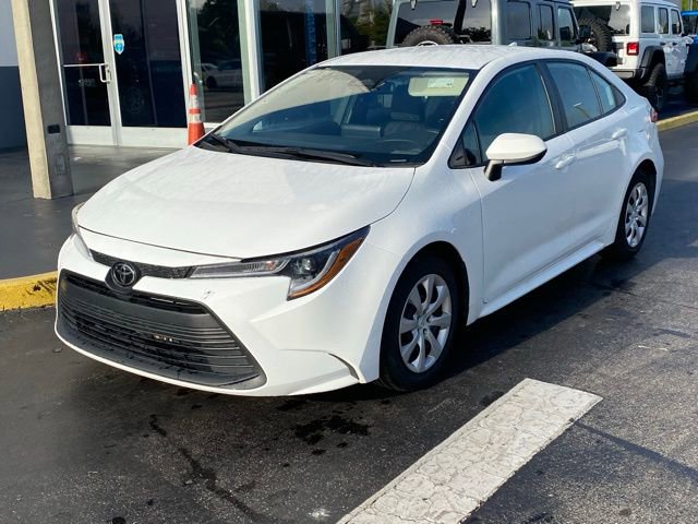 Used 2024 Toyota Corolla LE FWD image 4