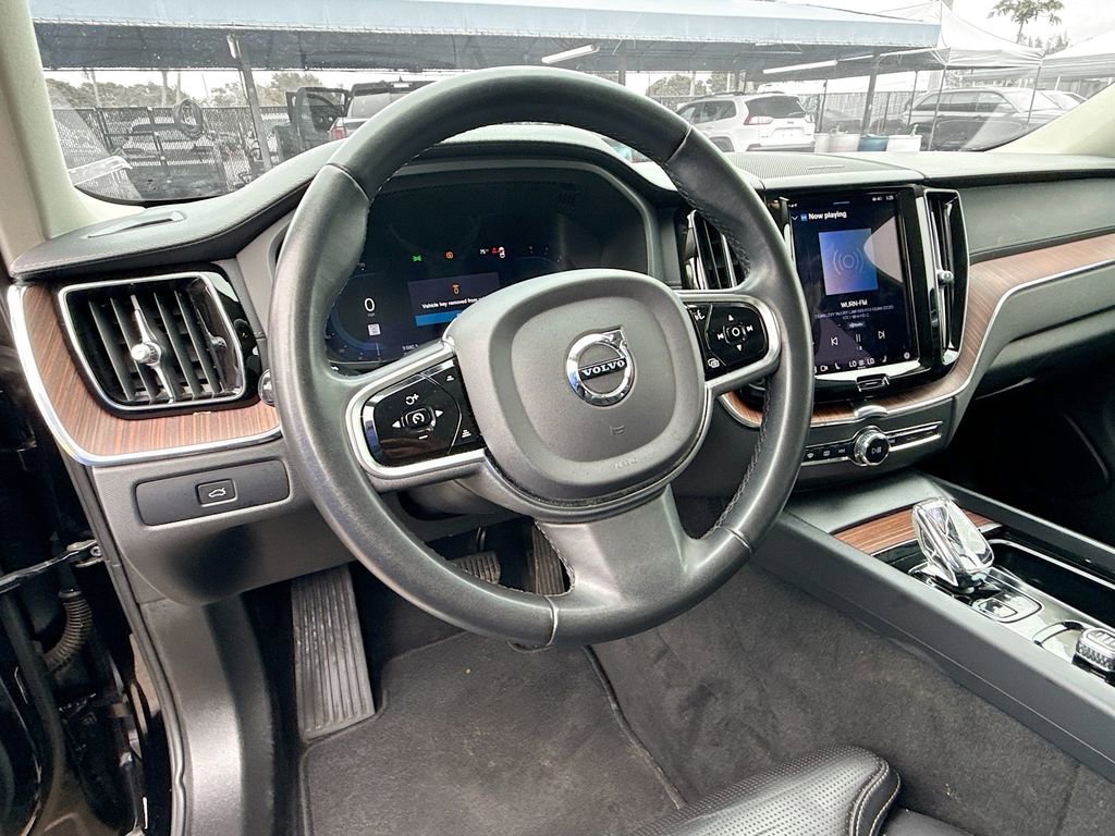 Used 2023 Volvo XC60 B5 Ultimate AWD/4WD image 12