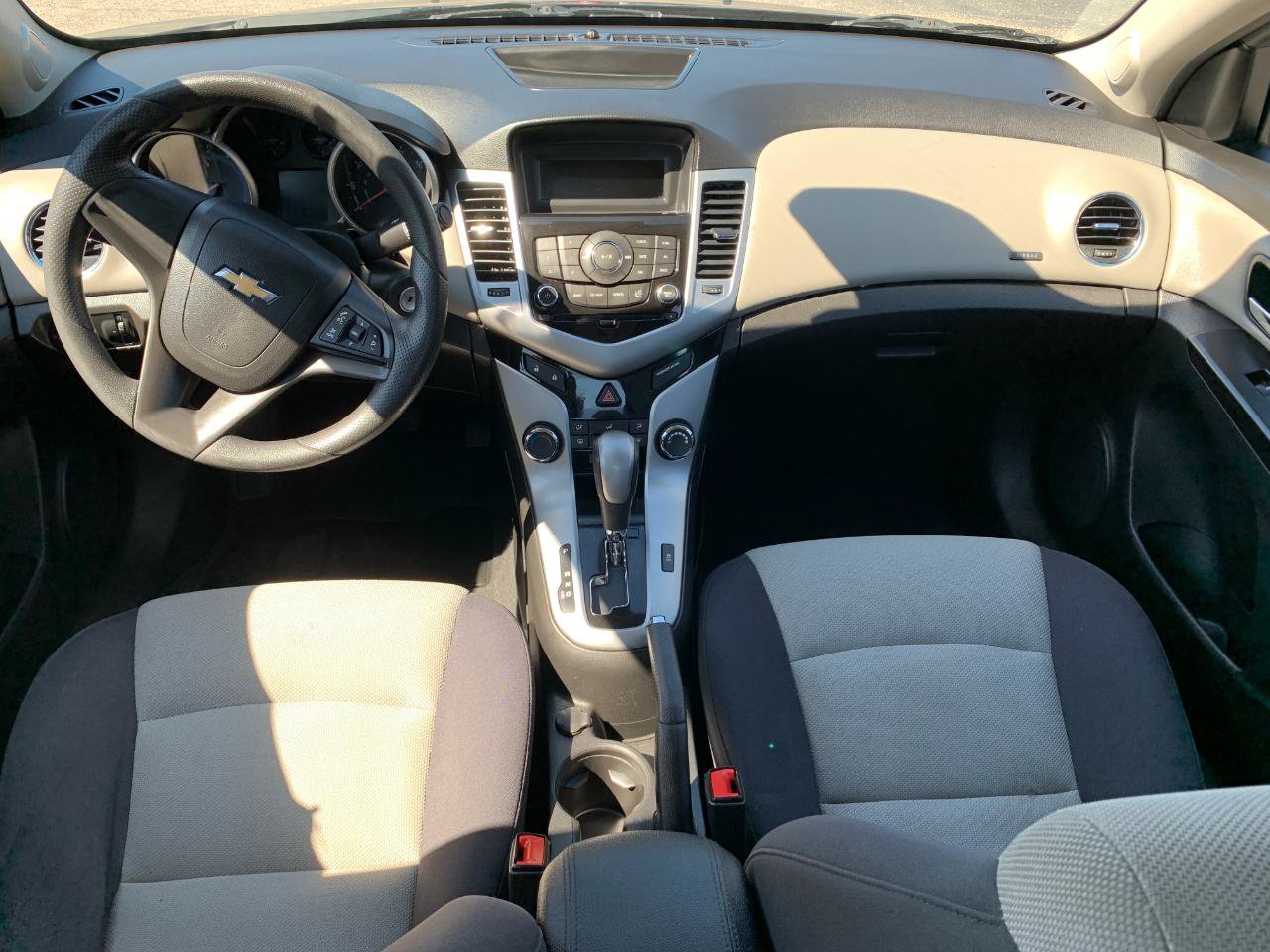 Used 2014 Chevrolet Cruze LS FWD image 25