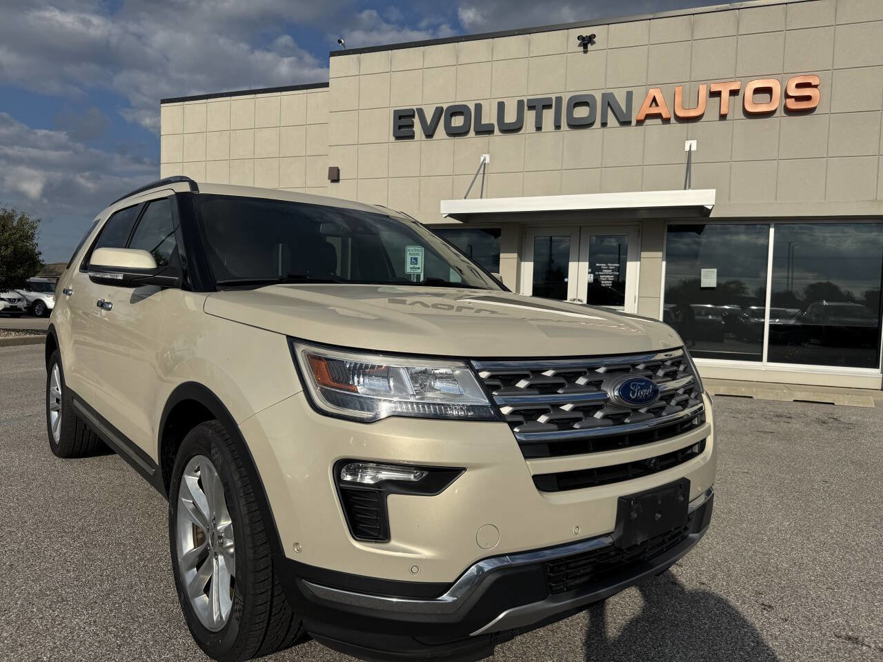 Used 2018 Ford Explorer Limited w/ Equipment Group 301A image 1