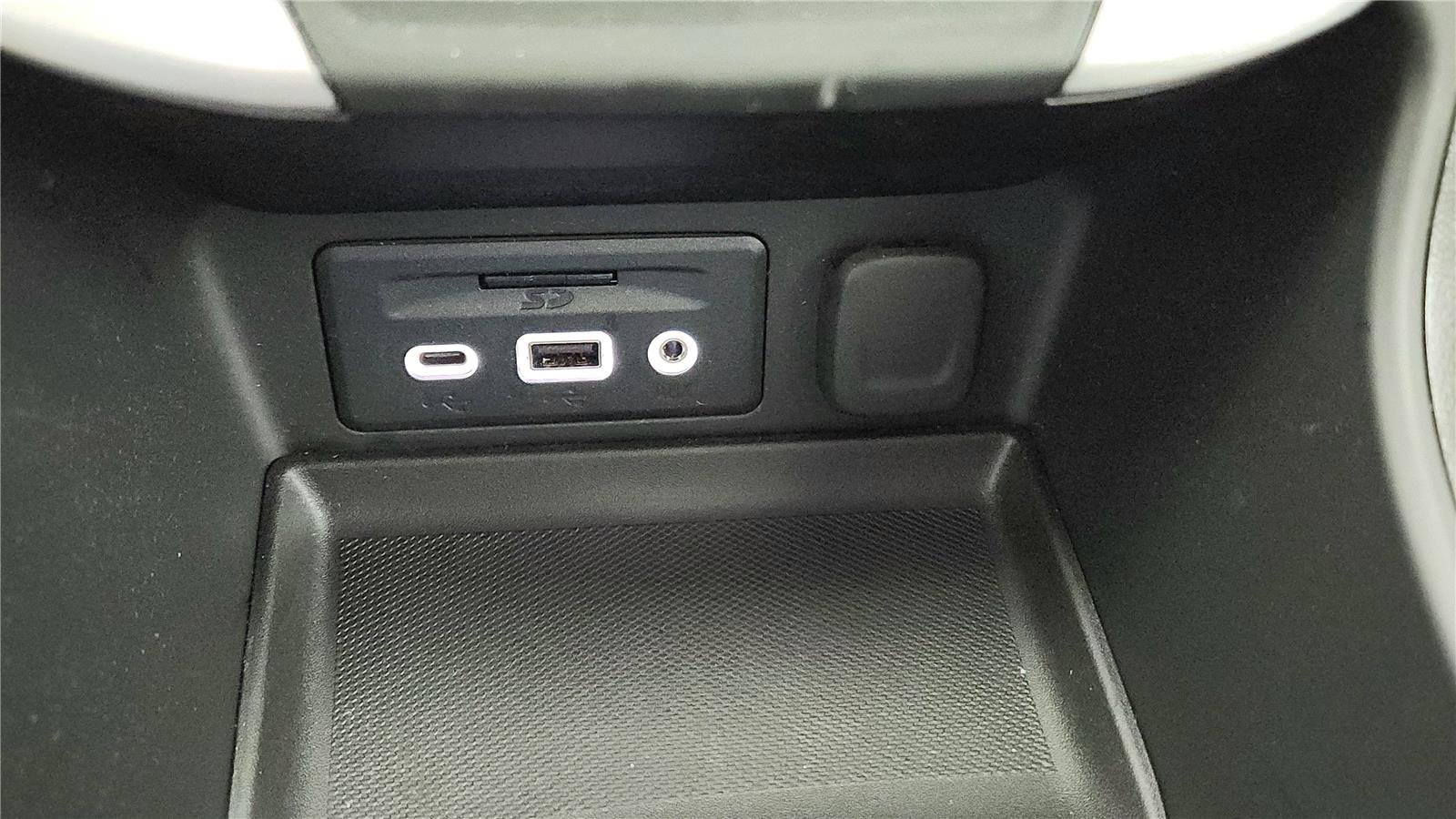 Used 2024 GMC Terrain SLT w/ Infotainment Package II image 46