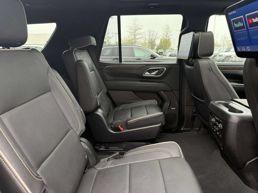Used 2023 Chevrolet Tahoe Premier w/ Premium Package 2 AWD/4WD image 16