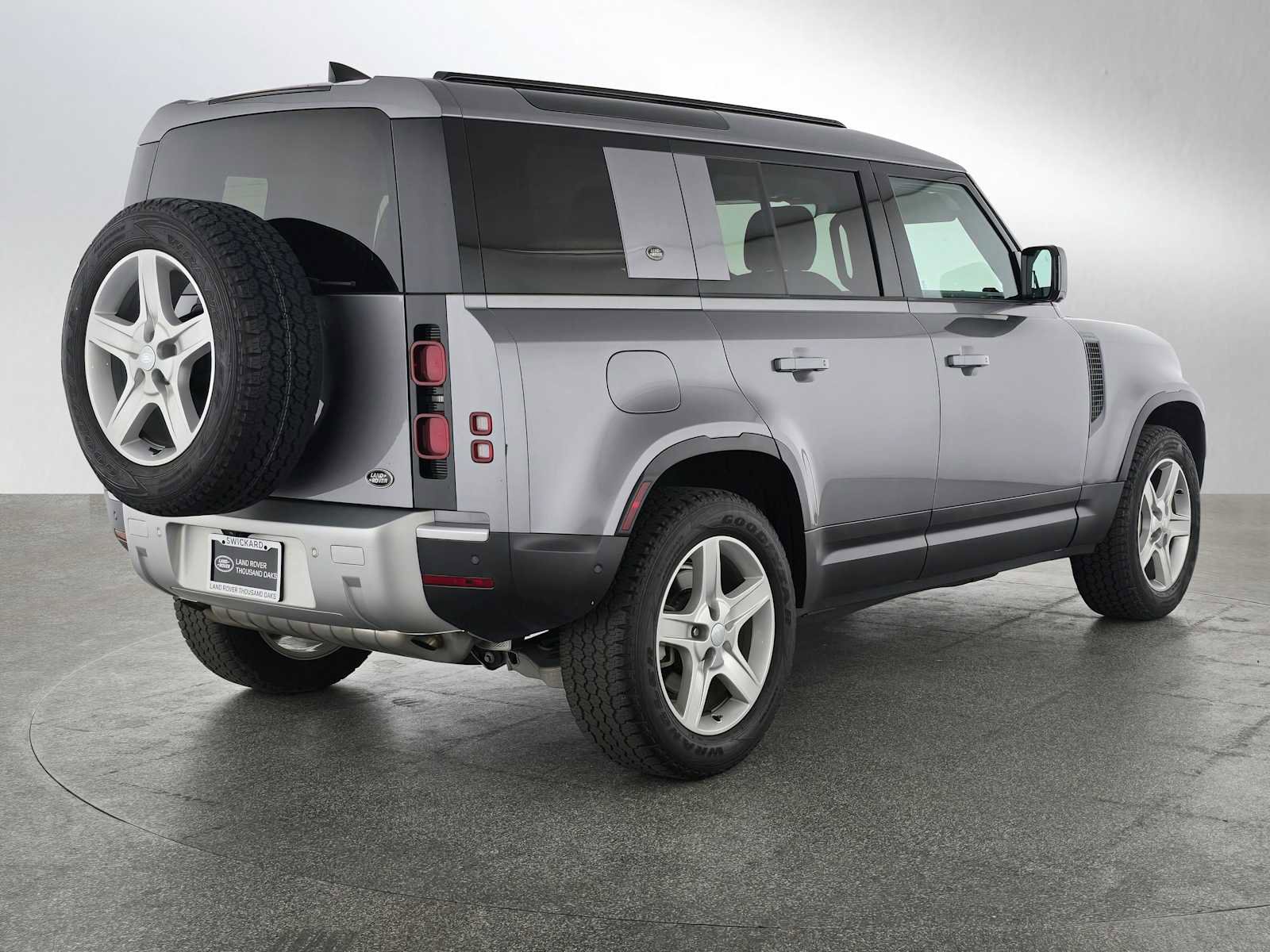 Used 2022 Land Rover Defender 110 SE image 7