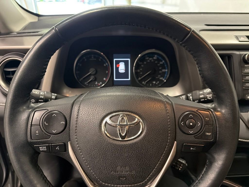 Used 2017 Toyota RAV4 Platinum AWD/4WD image 19