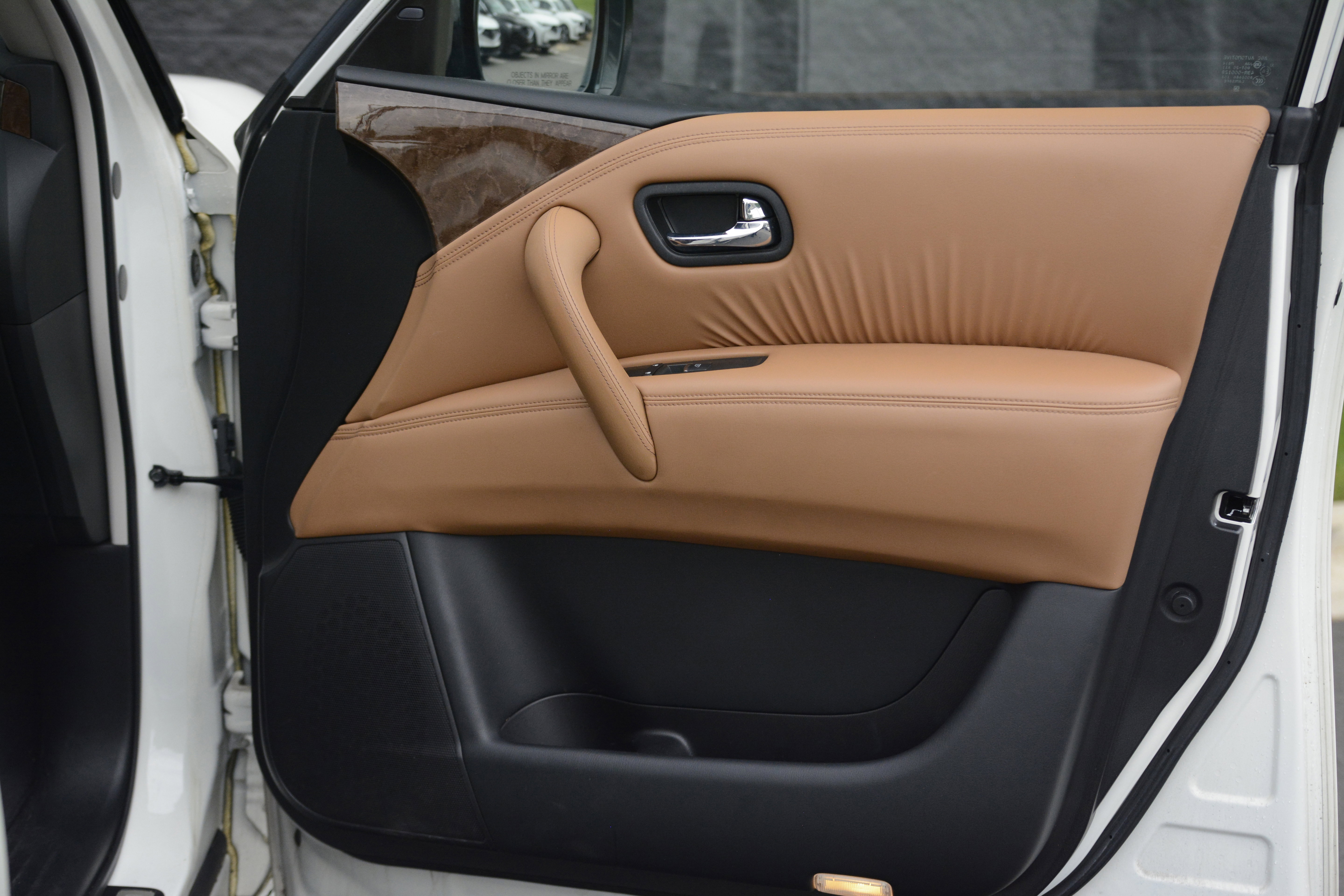 Used 2017 INFINITI QX80 Signature Edition RWD image 24