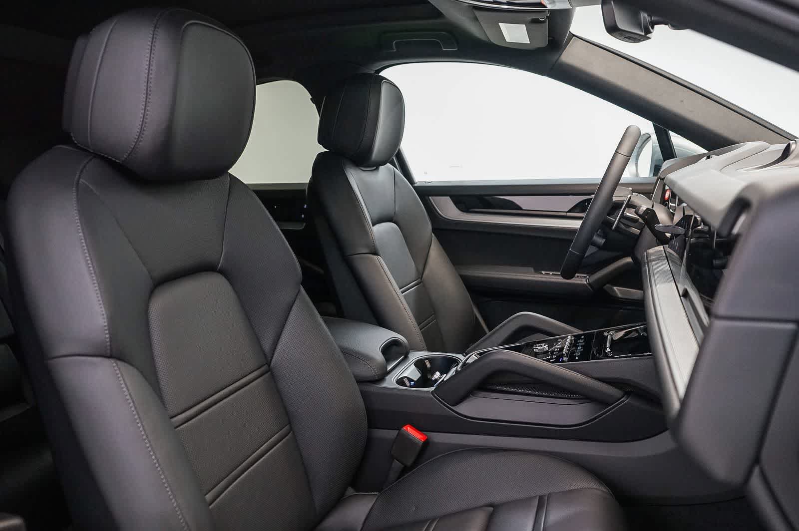 New 2026 Porsche Cayenne Coupe AWD/4WD image 21