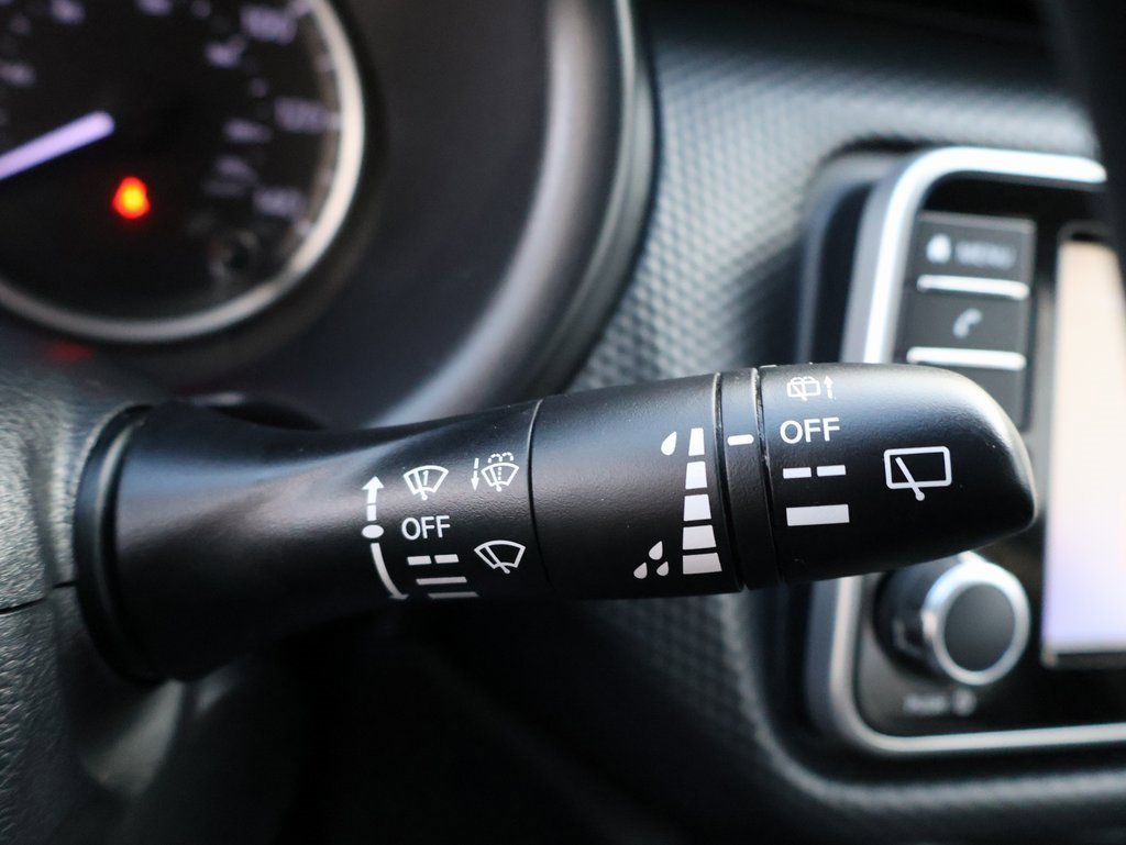 Used 2022 Nissan Kicks S image 37