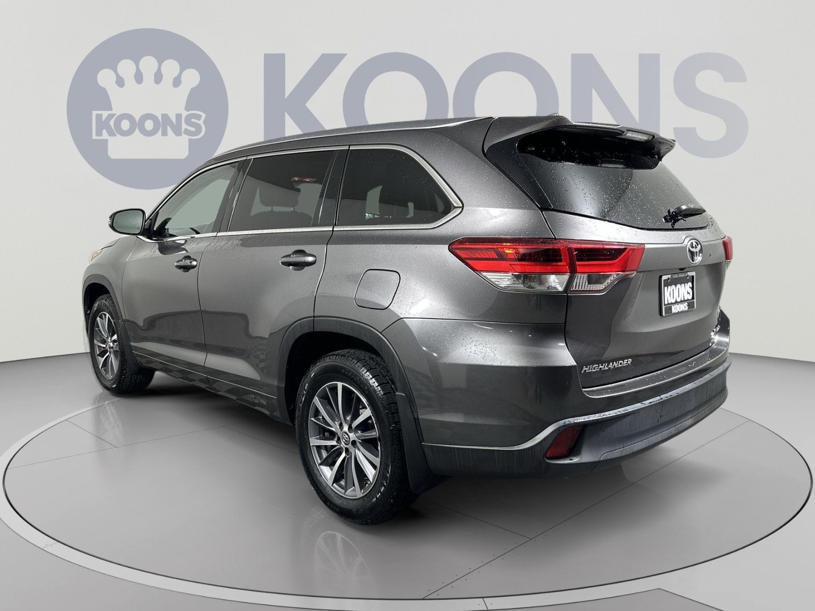Used 2017 Toyota Highlander XLE AWD/4WD image 4