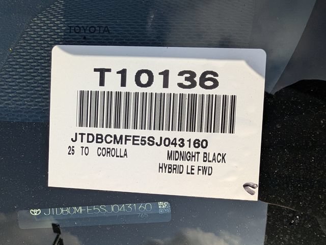 Certified 2025 Toyota Corolla SE w/ SE Premium Package FWD image 35