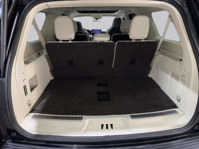 Used 2020 Lincoln Navigator L Black Label w/ Cargo Convenience Package image 53