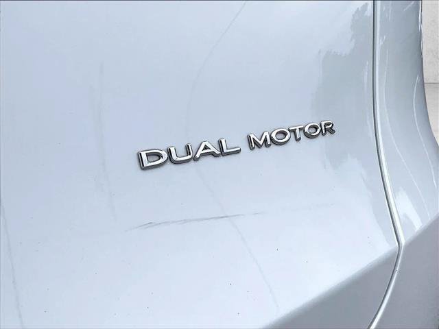 Used 2023 Tesla Model Y Long Range AWD/4WD image 28