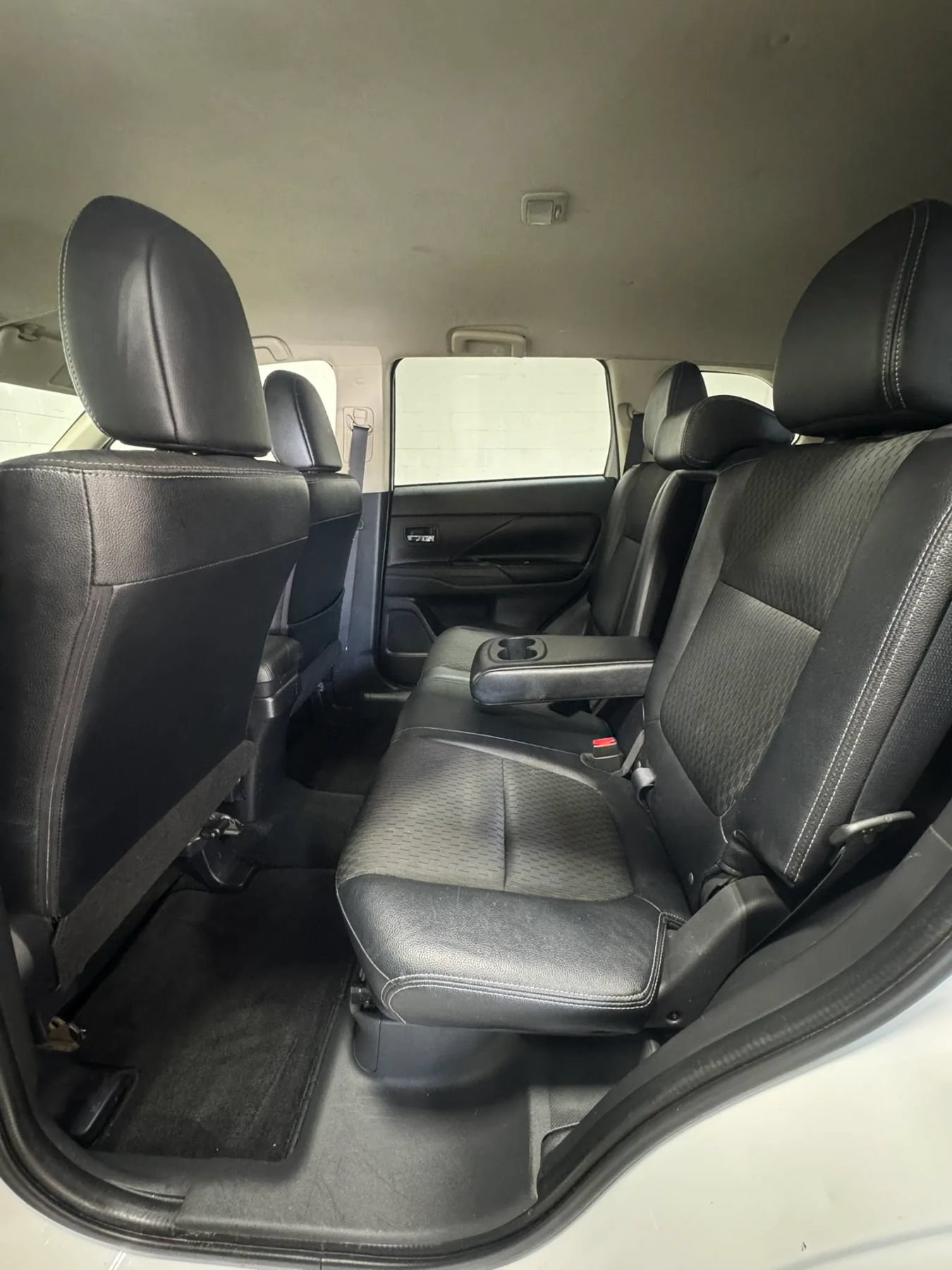 Used 2015 Mitsubishi Outlander SE FWD image 28