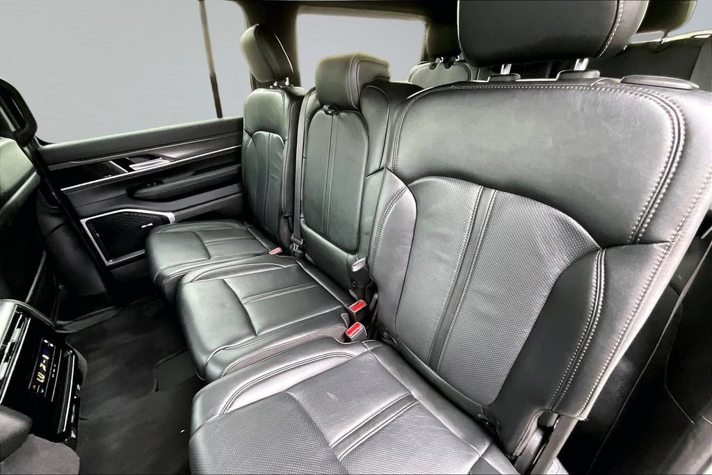 Used 2023 Jeep Wagoneer Series II AWD/4WD image 26