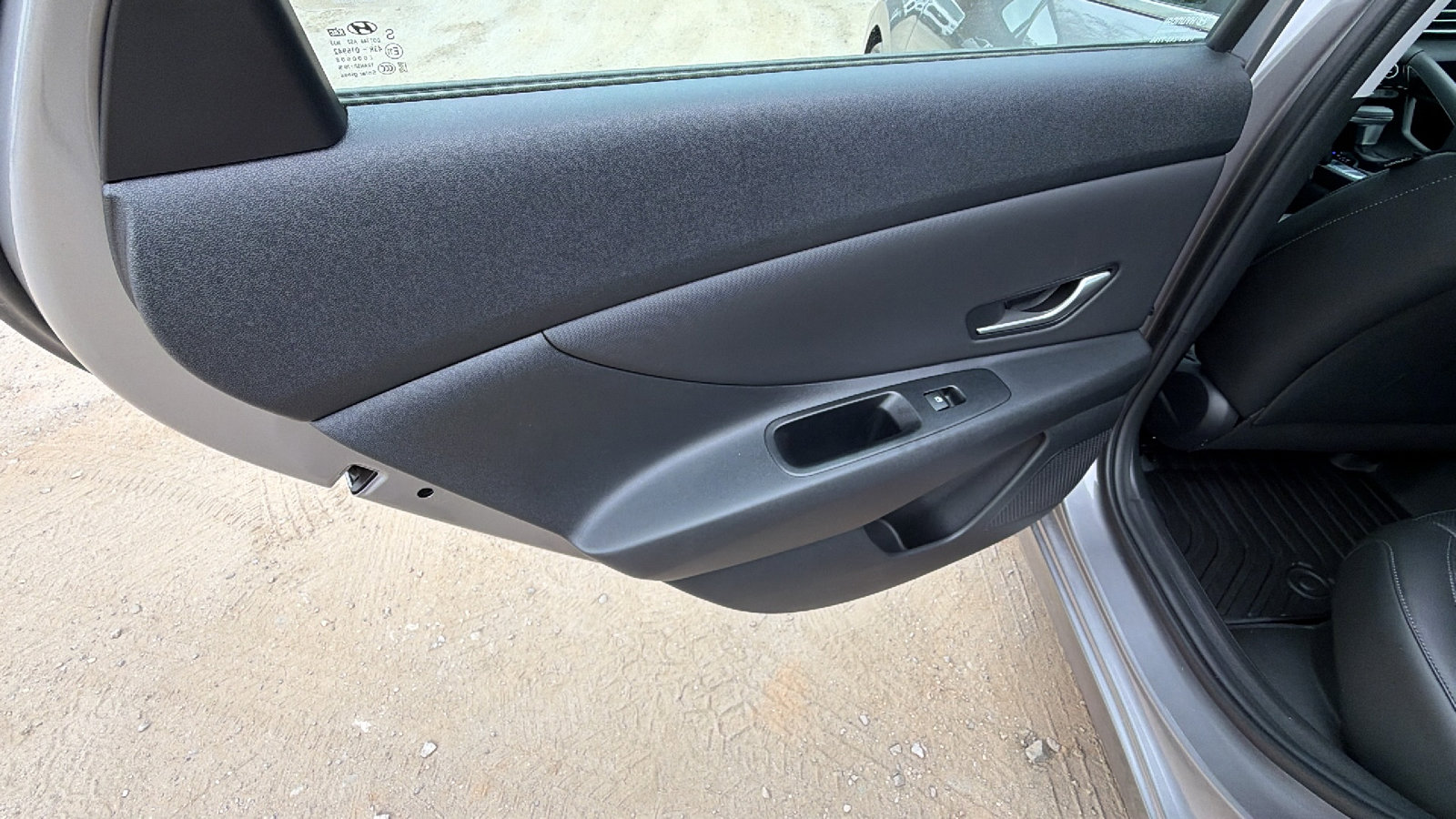 Used 2024 Hyundai Elantra Limited image 23