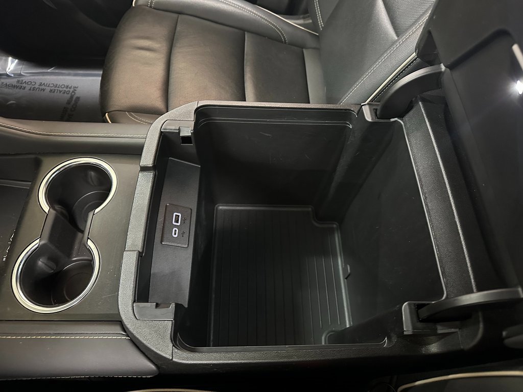 Used 2024 Chevrolet Suburban Premier image 33