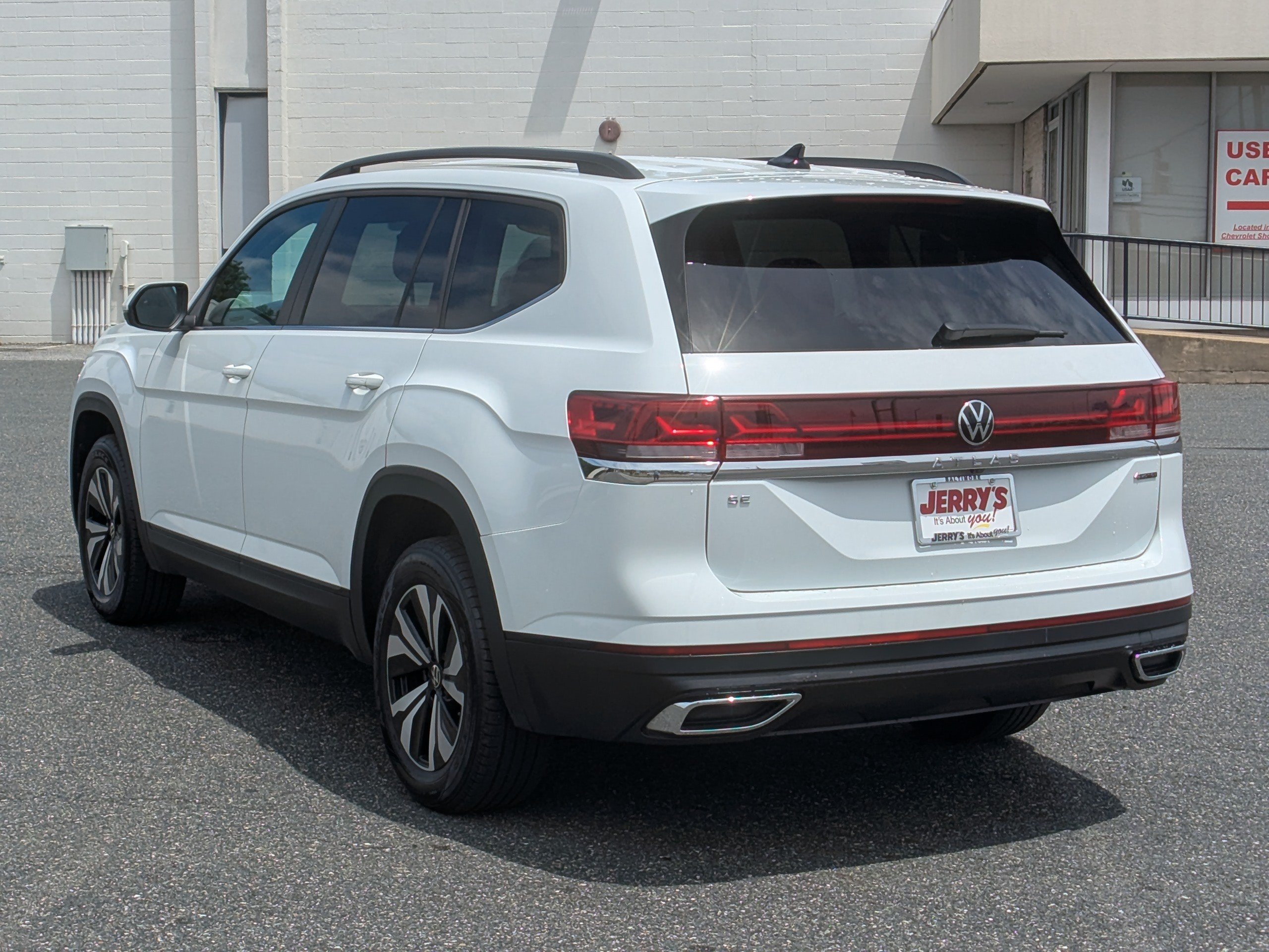Used 2024 Volkswagen Atlas SE AWD/4WD image 6