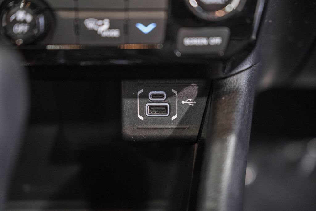 Used 2024 Jeep Compass Limited w/ Sun and Sound Group image 29