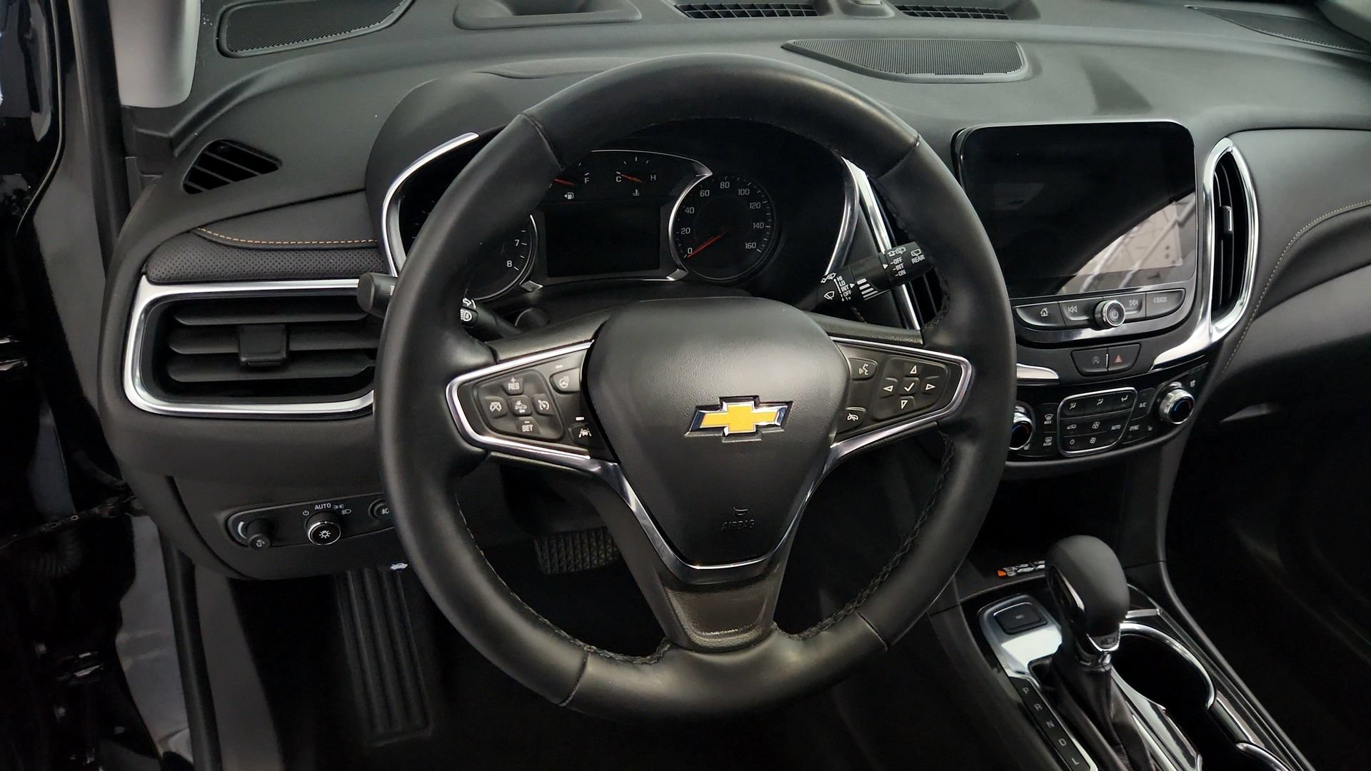Used 2024 Chevrolet Equinox Premier AWD/4WD image 18