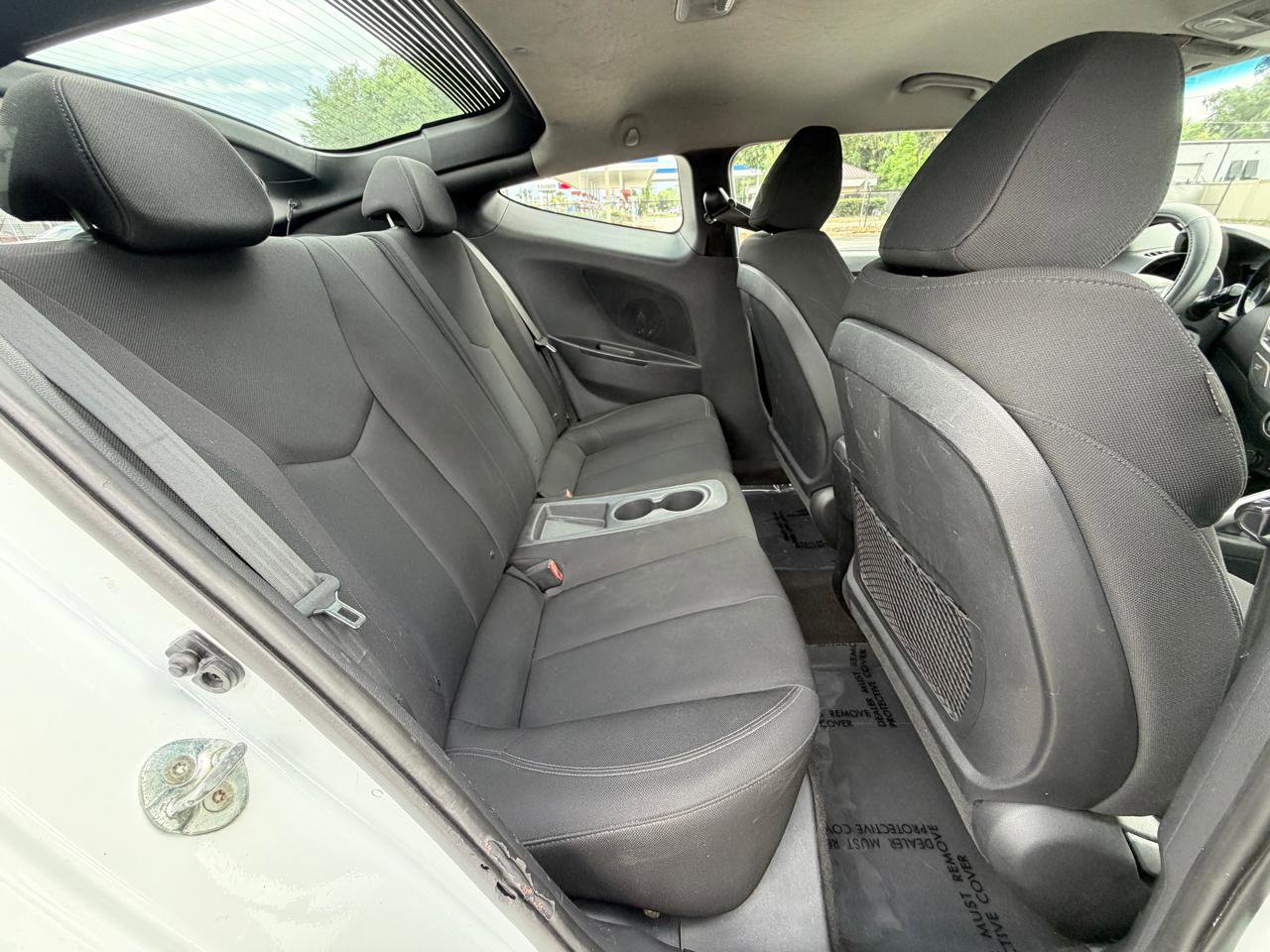 Used 2016 Hyundai Veloster FWD image 18