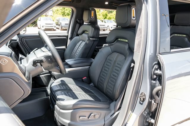 Used 2023 Rivian R1S Adventure AWD/4WD image 36