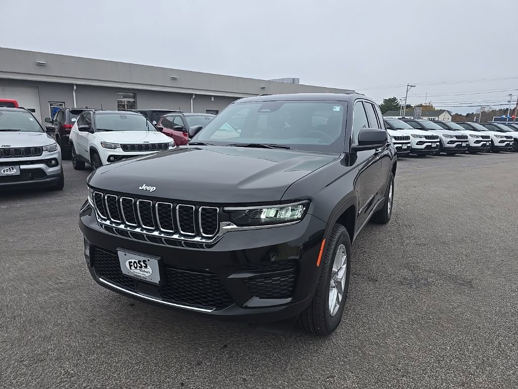 New 2025 Jeep Grand Cherokee Laredo X image 3