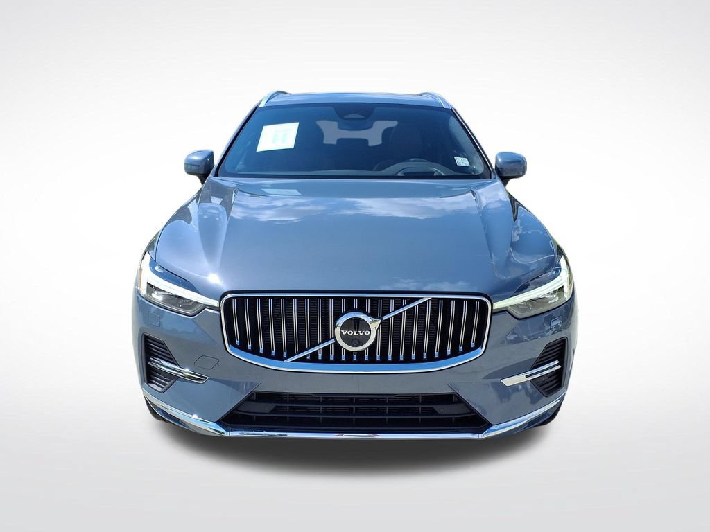 Certified 2023 Volvo XC60 B5 Ultimate AWD/4WD image 2